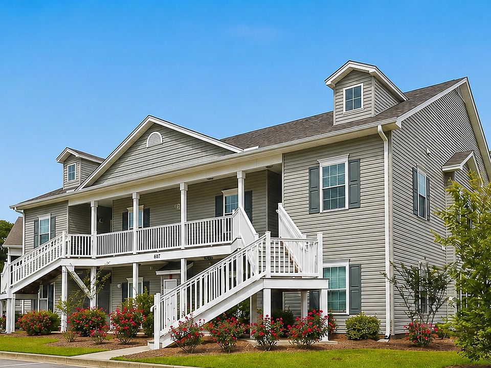 1st image of 647 Sunnyside Dr. #202
