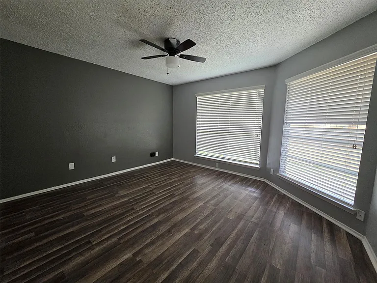 1115 Rock Canyon Dr — Photo 13