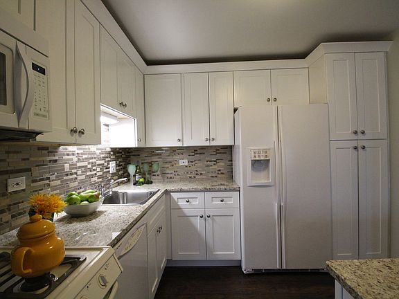 4th image of 1870 Fox Run Dr Unit D