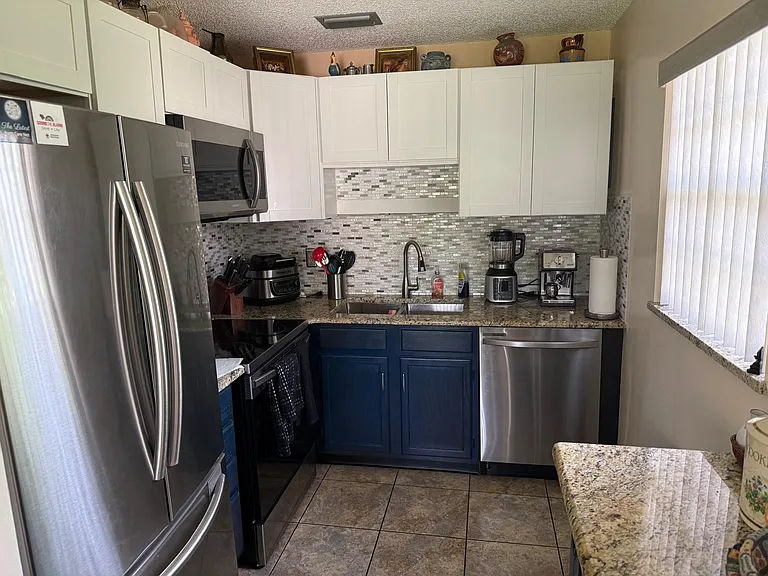 96 Spring Lake Dr #205 — Photo 7