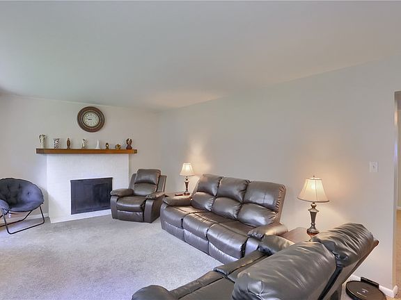 5th image of 4129 Mitchell Rd