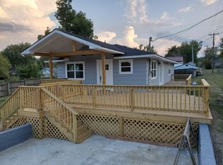 511 8th St, Etowah, TN 37331