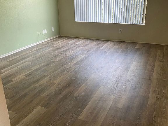 5th image of 14619 Gledhill St #205