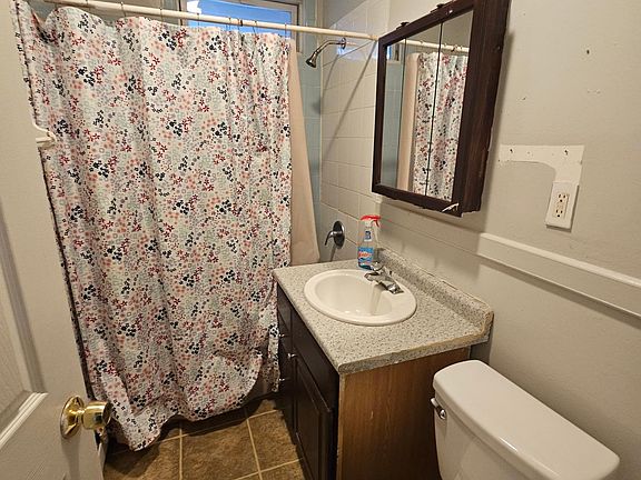 3rd image of 402 Wood Ave #1