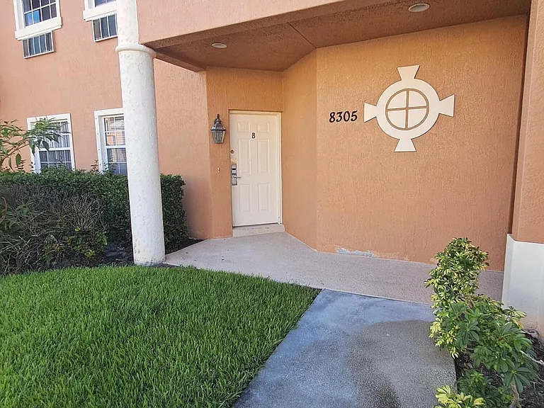 8305 Mulligan Cir #3213 — Photo 1