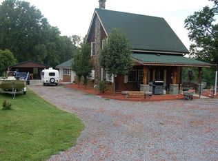 10431 Stewartsville Rd, Vinton, VA 24179