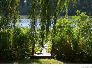 9 Old Lake Rd, Congers, NY 10920