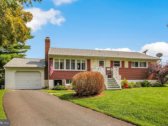 2nd image of 104 Dublin Ct