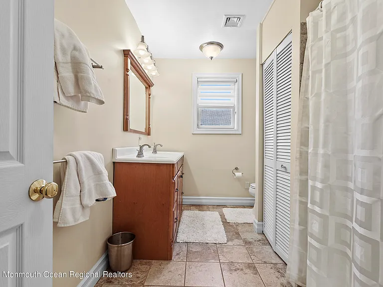 513 Ocean Park Ave — Photo 14