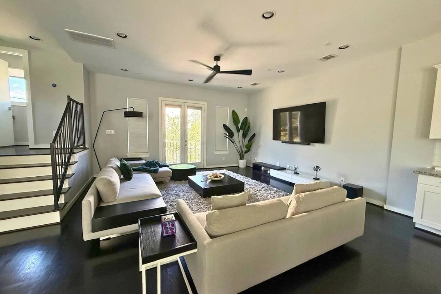 3 bed, 3.0 bath, 2314 sqft, $4,219 — Photo 1