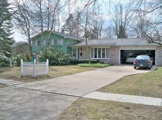 4311 Forestview Dr, Midland, MI 48642
