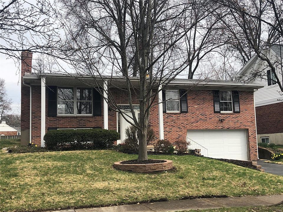 1st image of 545 Villa Gardens Dr