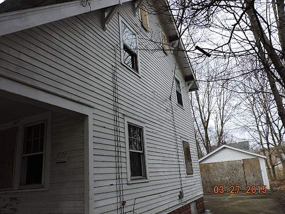2nd image of 3226 Hillman St