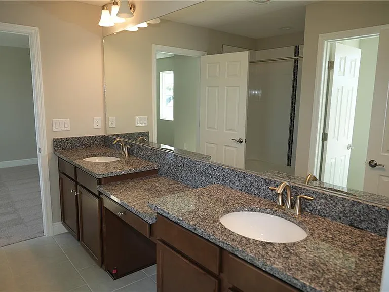 5450 Wayfarer Ave — Photo 24