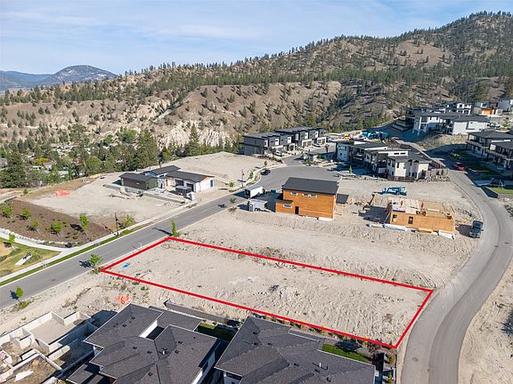 3rd image of 110 Deer Pl