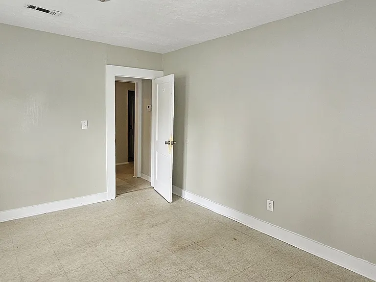 1107 E Lafayette St — Photo 59