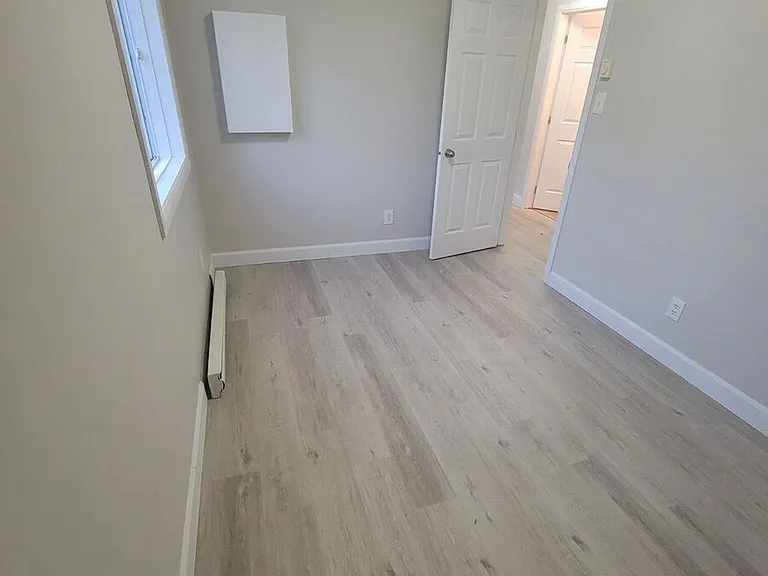 428 Yves St — Photo 5