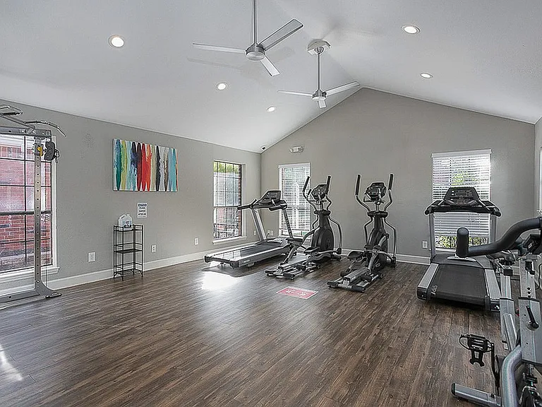 24-Hour Fitness Center at Autumn Ridge Apartments