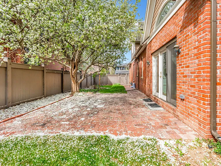 1036 S Race St — Photo 22