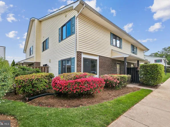9017 Sandalwood Dr #B, Manassas, VA 20110