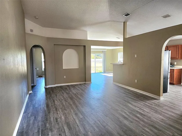 4017 Longworth Loop — Photo 3
