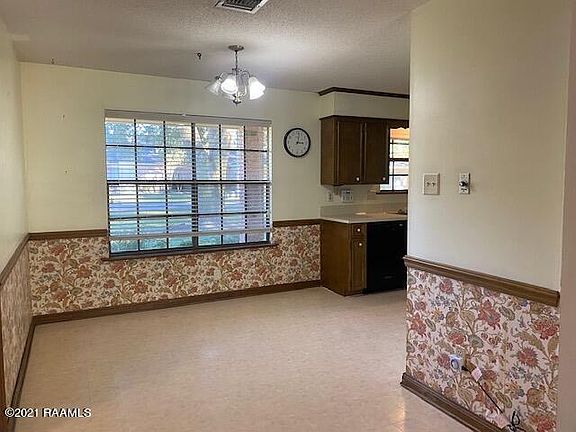 2nd image of 200 Caledonia Dr