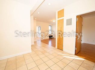 24-35 28th St #4C, Astoria, NY 11102