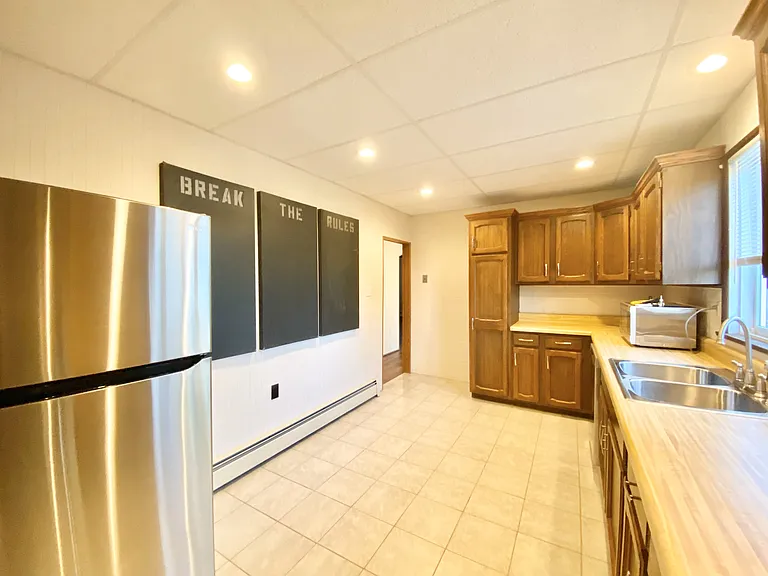 1147 Cherry St — Photo 1
