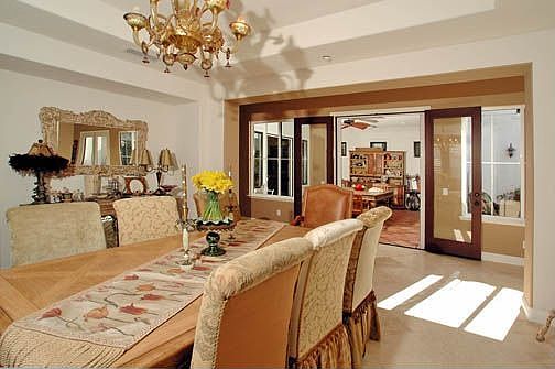 Dining room to courtyard