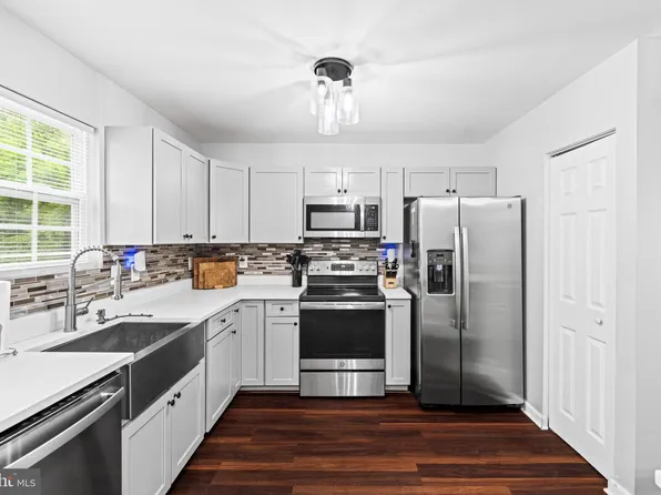 5939 Applegarth Pl, Capitol Heights, MD 20743