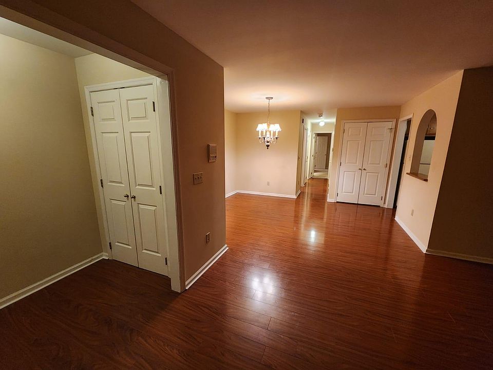 1st image of 950 Cold Spring Rd APT 5