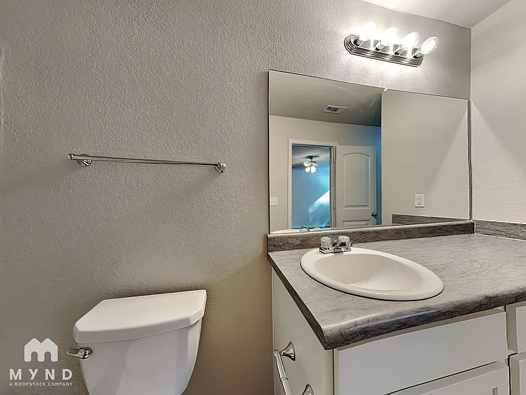 9207 Pleasant Valley Dr — Photo 15