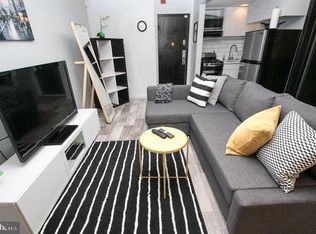 2135 Walnut St APT 304, Philadelphia, PA 19103