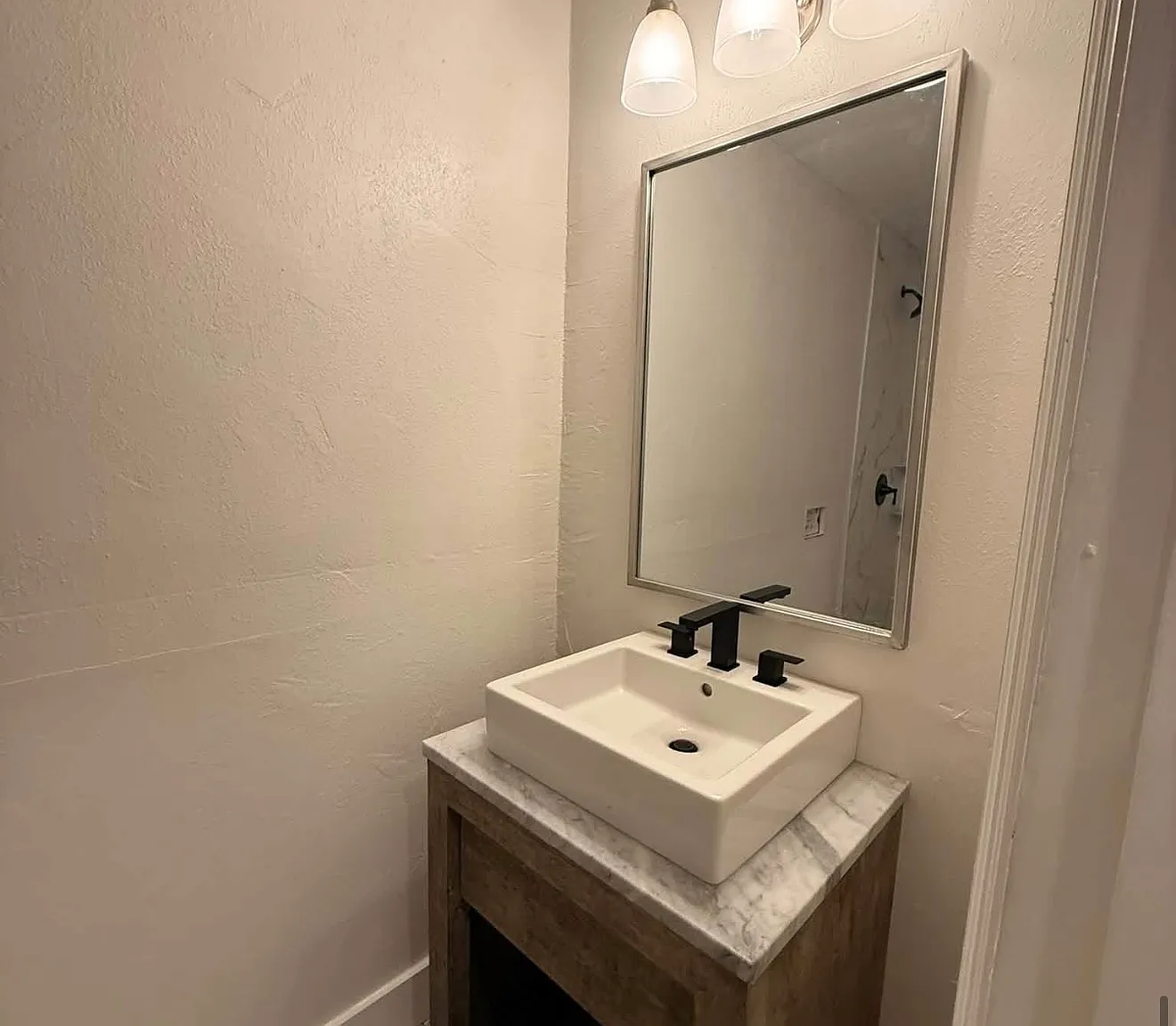 3 bed, 1170 sqft, $2,200 — Photo 4