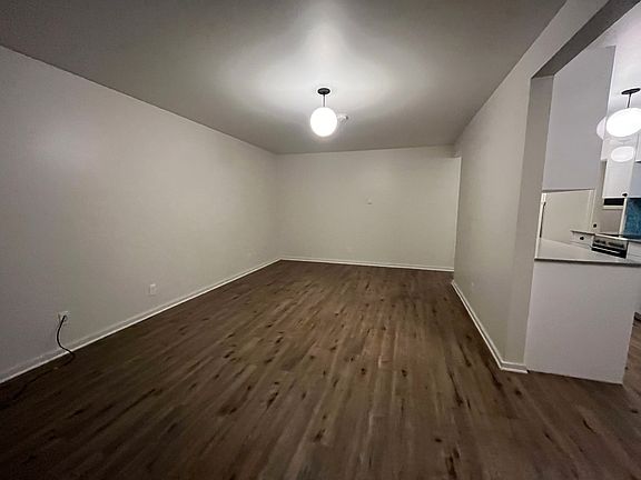 5th image of 2460 NE Northgate Way APT 10