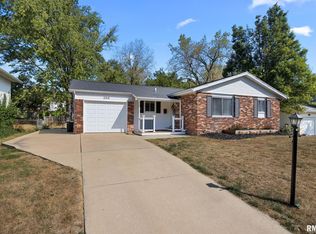 2315 W Madera Ct, Peoria, IL 61614