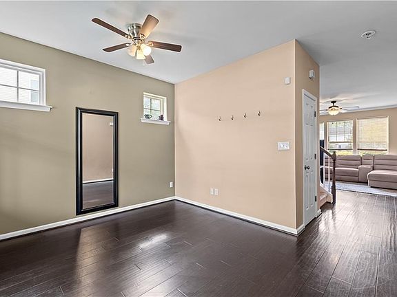 5th image of 220 Benthall Rd