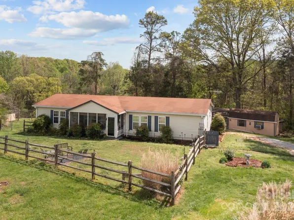 335 Ridgewood Dr, Mount Ulla, NC 28125
