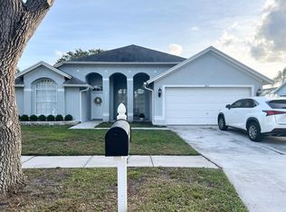 1611 Ledgestone Dr, Brandon, FL 33511