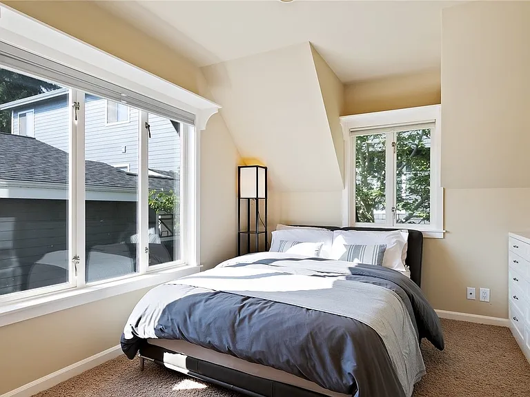 10822 Rainier Ave S — Photo 18