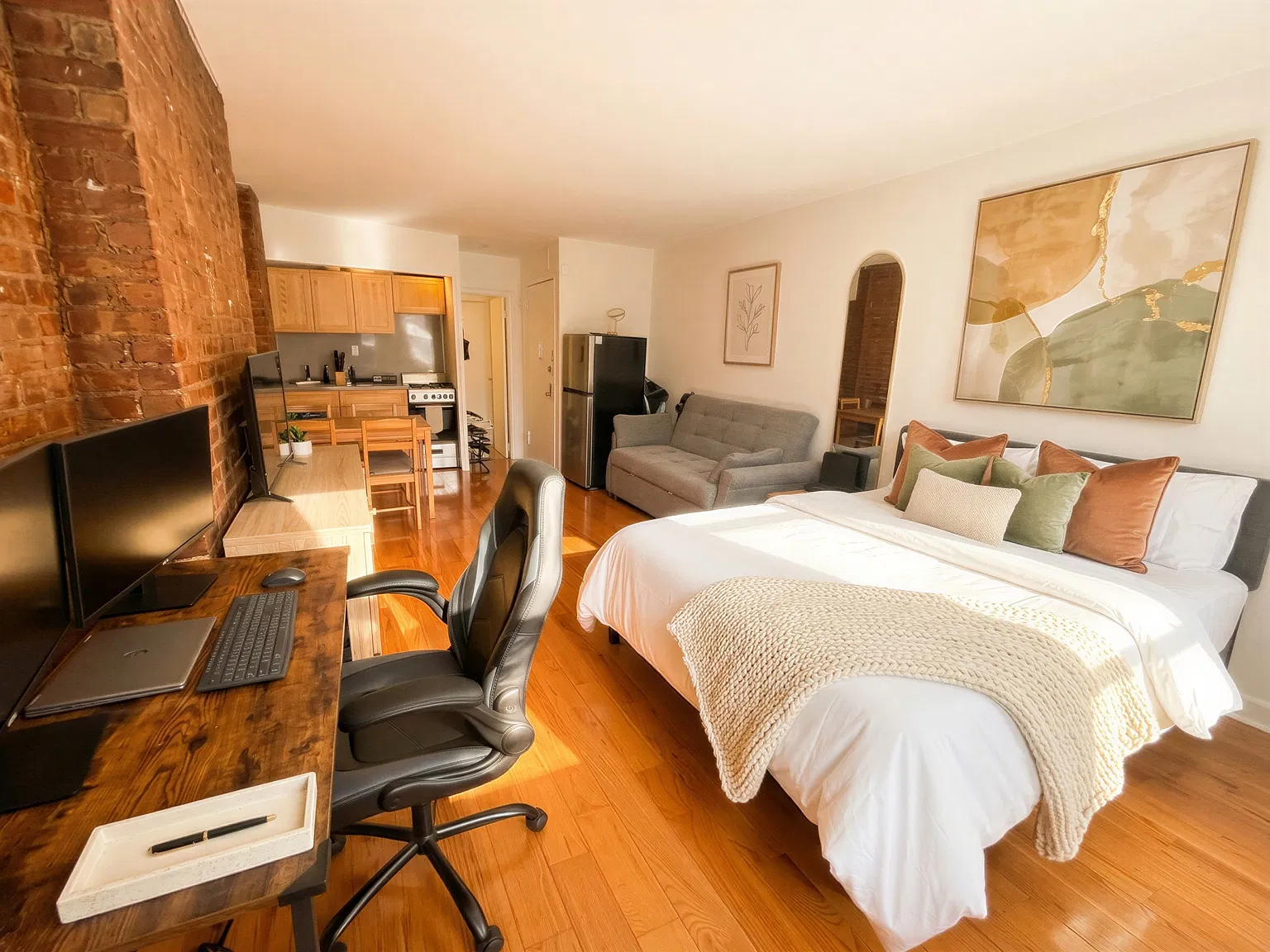 426 West 46th Street — Photo 2