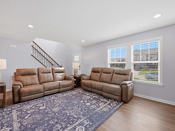 4th image of 2708 Perth Ct
