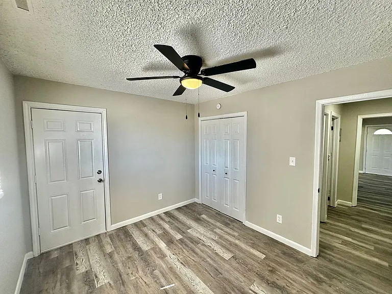 311 University Dr. — Photo 34