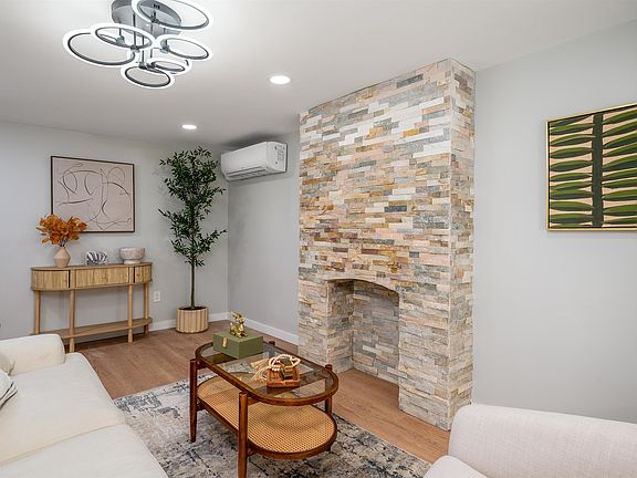 3rd image of 70 Bowers St #1