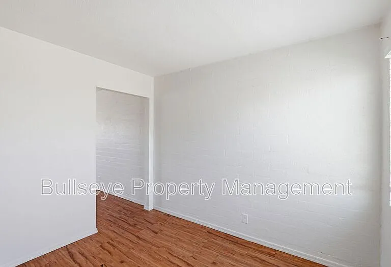 5645 S 6th St #2 — Photo 8