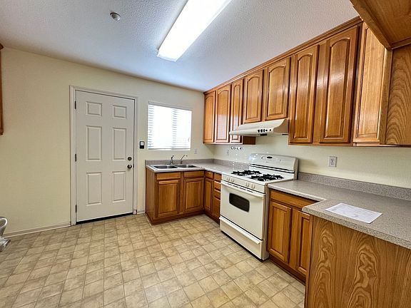 4th image of 4812 Grace Ave #C