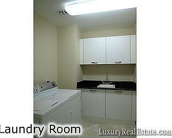 4th image of 701 SE 21st Ave APT 404