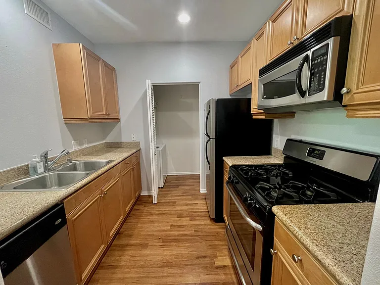 3336 Watermarke Pl — Photo 4