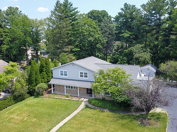 2nd image of 3883 Dempsey Ln