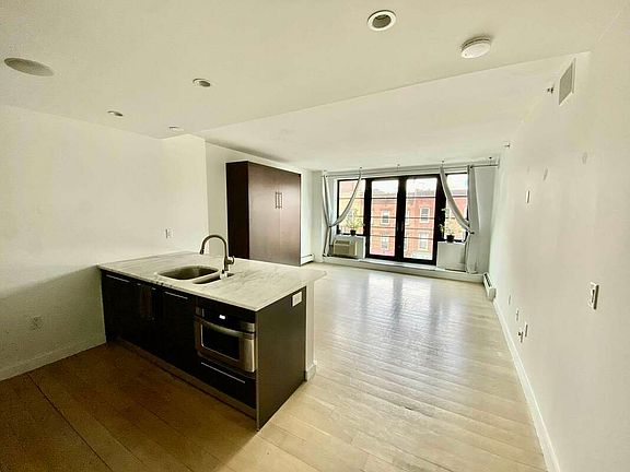 2nd image of 527 Court St #3CC